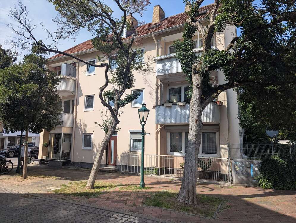 Thumbnail-Haus zum Kaufen in Hannover 900.000,00 € 323.26 m²