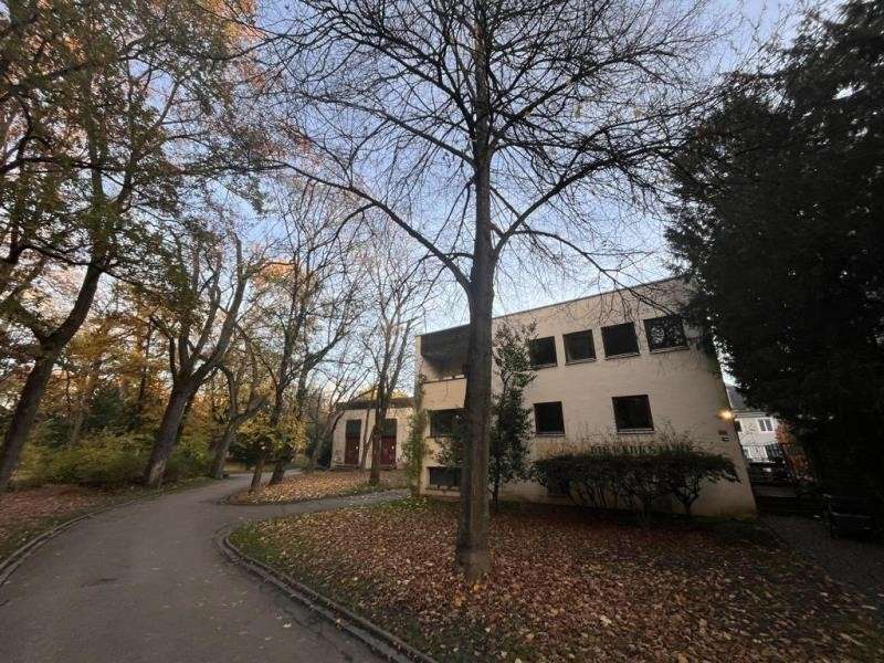 Thumbnail-Haus zum Kaufen in Regensburg 1.350.000,00 € 337 m²