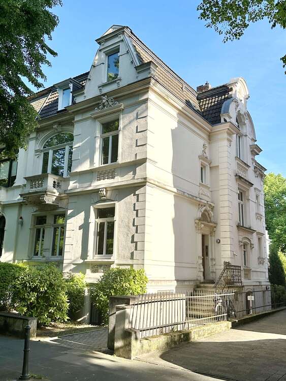 Thumbnail-Haus zum Kaufen in Bonn 1.745.000,00 € 393 m²