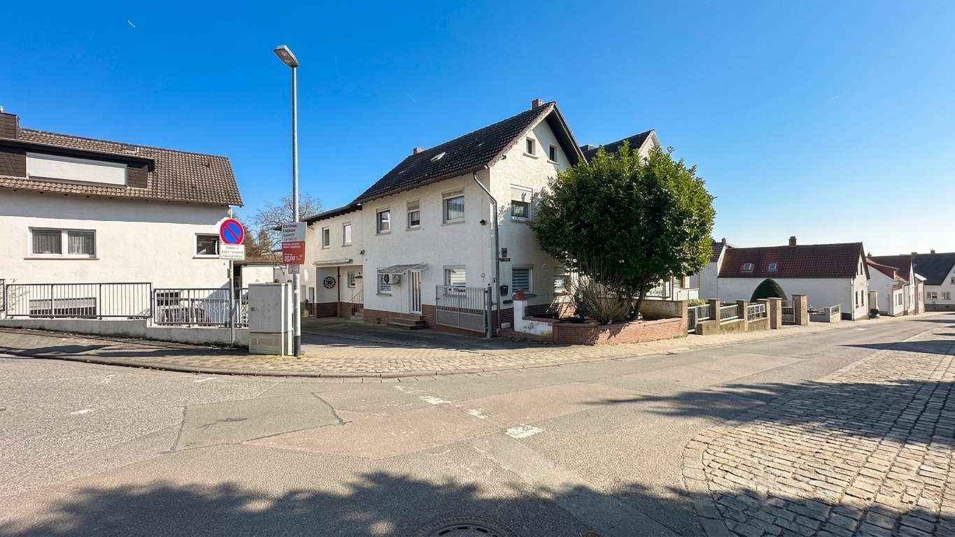 Thumbnail-Haus zum Kaufen in Essenheim 349.000,00 € 164 m²