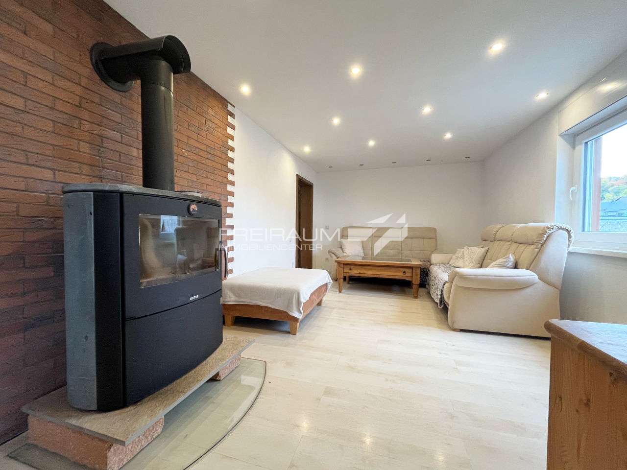 Thumbnail-Haus zum Kaufen in Netphen Irmgarteichen 199.000,00 € 211 m²