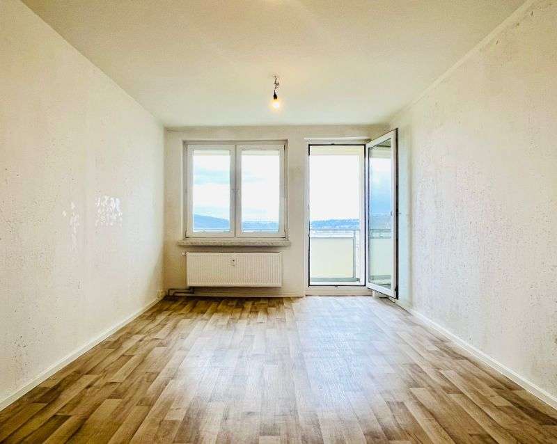 Thumbnail-Wohnung zum Mieten in Freital 318,11 € 48.94 m²