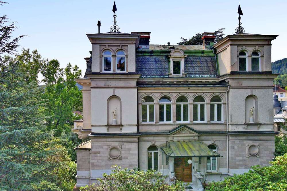 Thumbnail-Haus zum Kaufen in Baden-Baden 3.200.000,00 € 825 m²