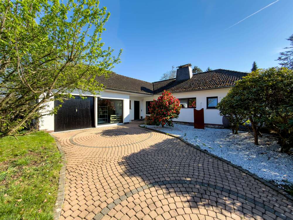 Thumbnail-Wohnung zum Mieten in Leverkusen 2.350,00 € 145 m²