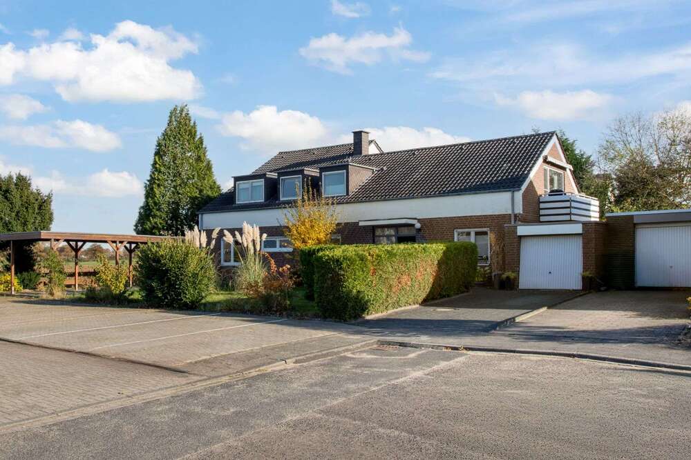 Thumbnail-Haus zum Kaufen in Grevenbroich 840.000,00 € 285 m²