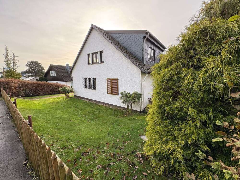 Thumbnail-Haus zum Mieten in Solingen 1.600,00 € 140 m²