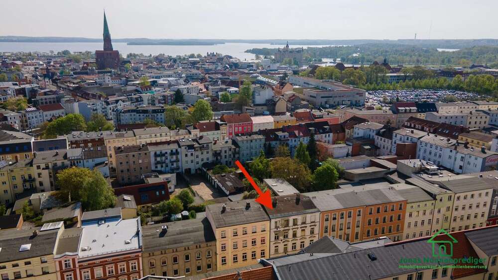 Thumbnail-Haus zum Kaufen in Schwerin 295.000,00 € 428 m²