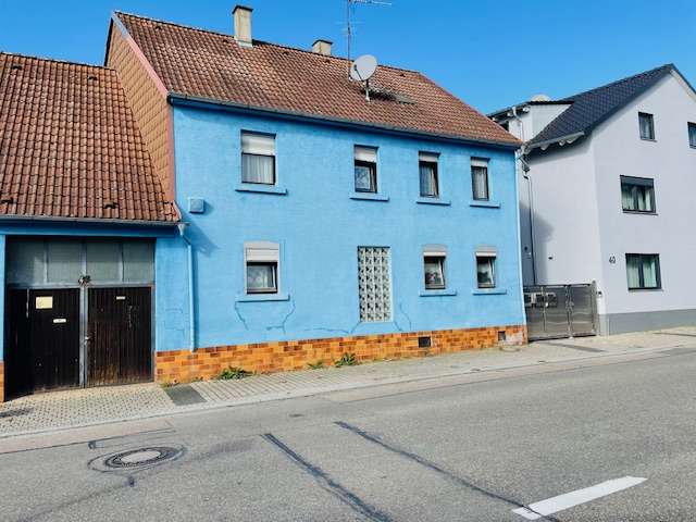 Thumbnail-Haus zum Kaufen in Oberhausen-Rheinhausen 245.000,00 € 135 m²