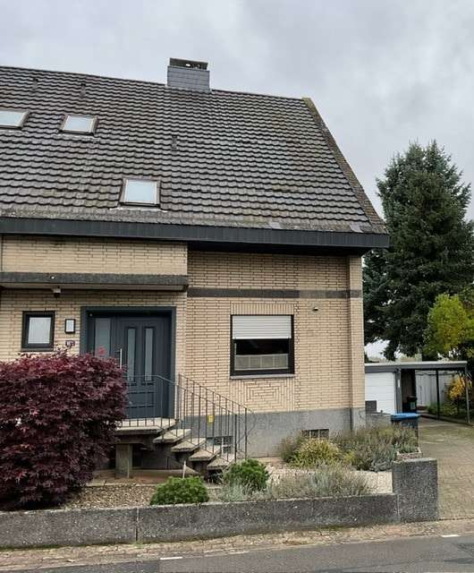 Thumbnail-Haus zum Kaufen in Einbeck 268.000,00 € 190 m²