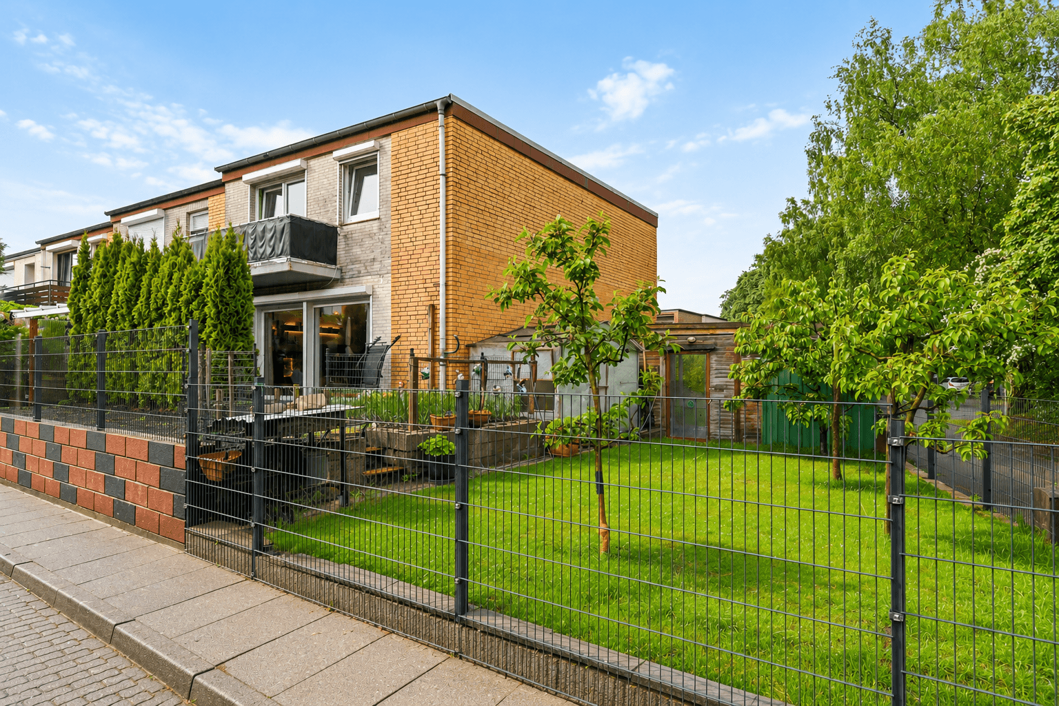Thumbnail-Haus zum Kaufen in Norderstedt 435.000,00 € 112.52 m²