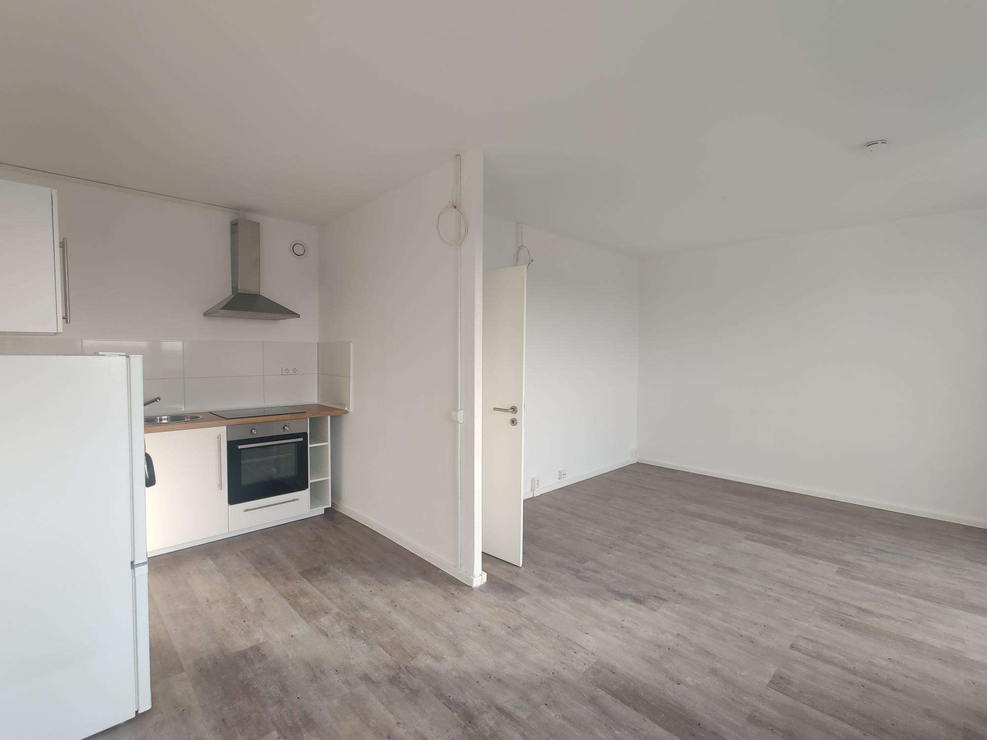 Thumbnail-Wohnung zum Mieten in Halle 365,00 € 37.5 m²