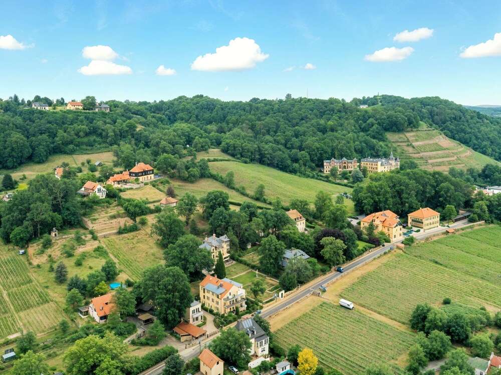 Thumbnail-Wohnung zum Mieten in Radebeul 2.299,00 € 196 m²