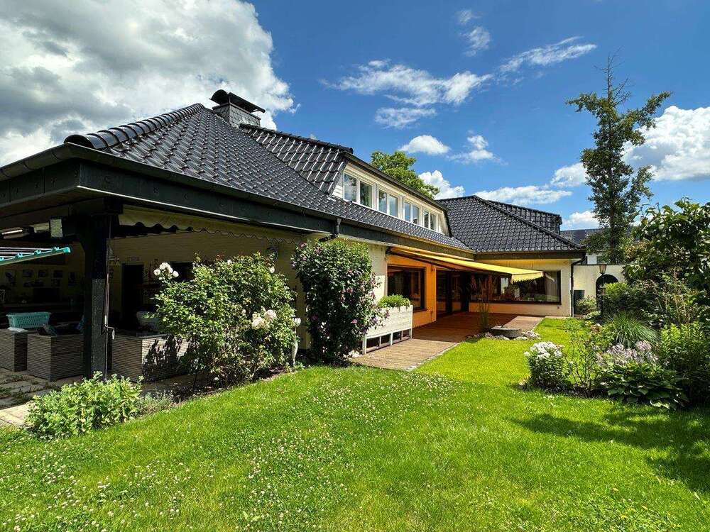 Thumbnail-Haus zum Kaufen in Köln 1.498.000,00 € 469 m²