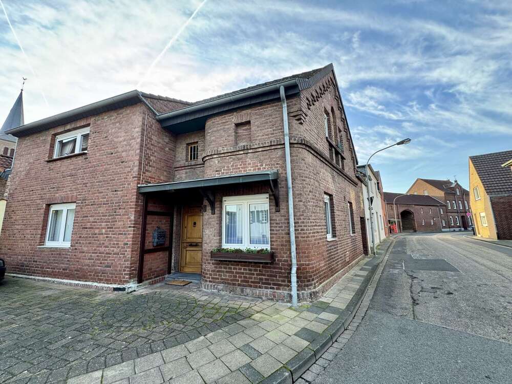 Thumbnail-Haus zum Kaufen in Grevenbroich 150.000,00 € 137 m²