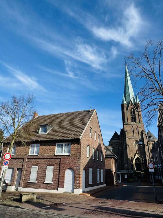 Thumbnail-Haus zum Kaufen in Schwalmtal 250.000,00 € 289 m²
