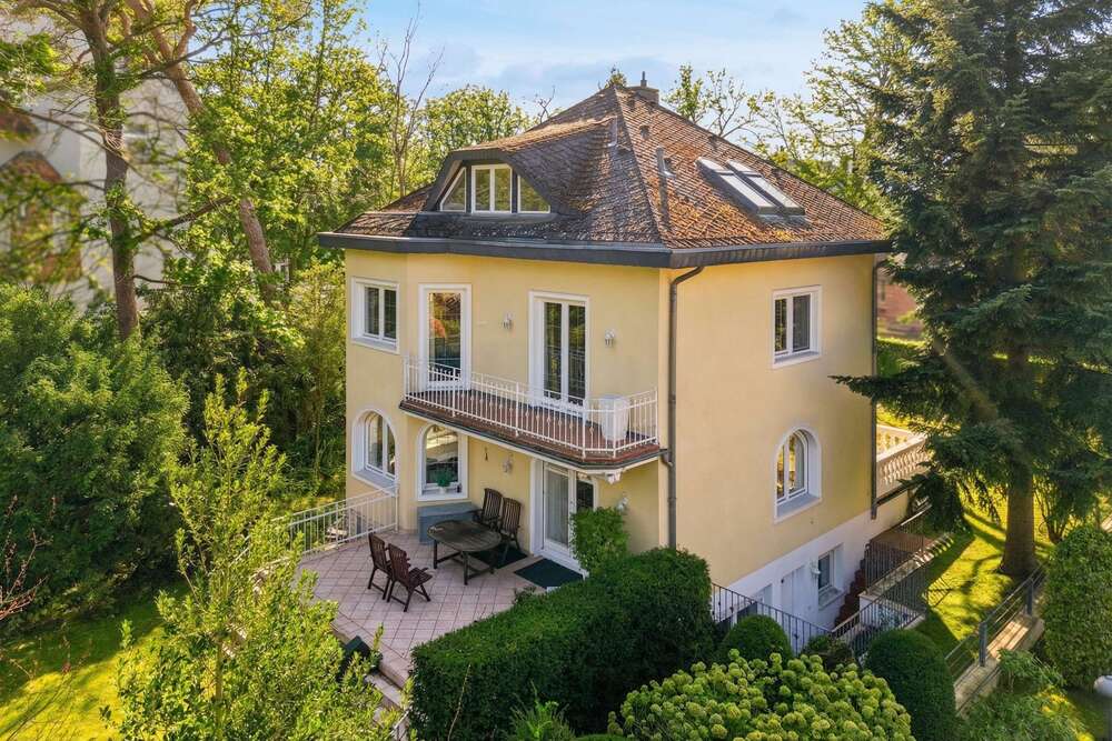 Thumbnail-Haus zum Kaufen in Berlin 1.750.000,00 € 195 m²