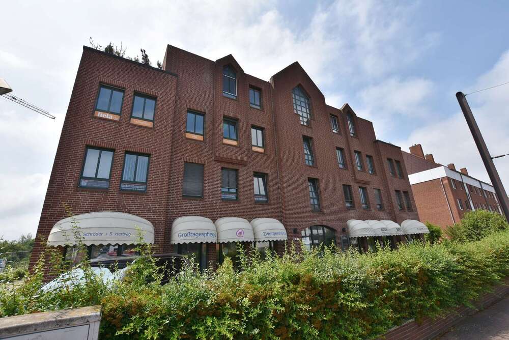Thumbnail-Wohnung zum Mieten in Laatzen 1.300,00 € 152 m²