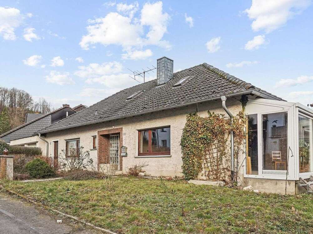 Thumbnail-Haus zum Kaufen in Schalksmühle 299.000,00 € 181.88 m²
