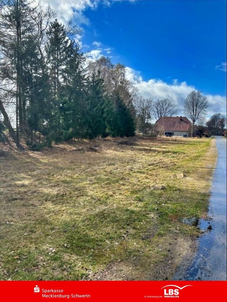 Thumbnail-Grundstück zu verkaufen in Strohkirchen 70.000,00 € 3947 m²