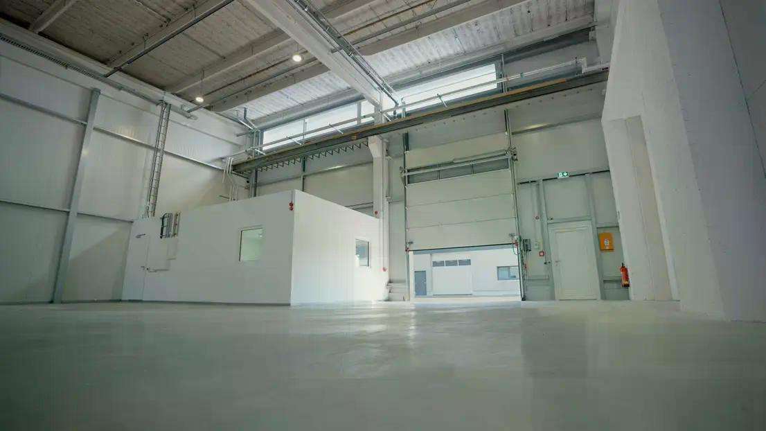 Thumbnail-Halle in Köln 3.700,00 € 390 m²