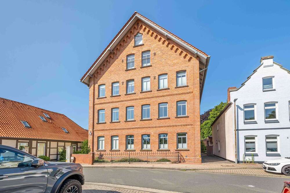 Thumbnail-Wohnung zum Kaufen in Celle 349.000,00 € 90 m²