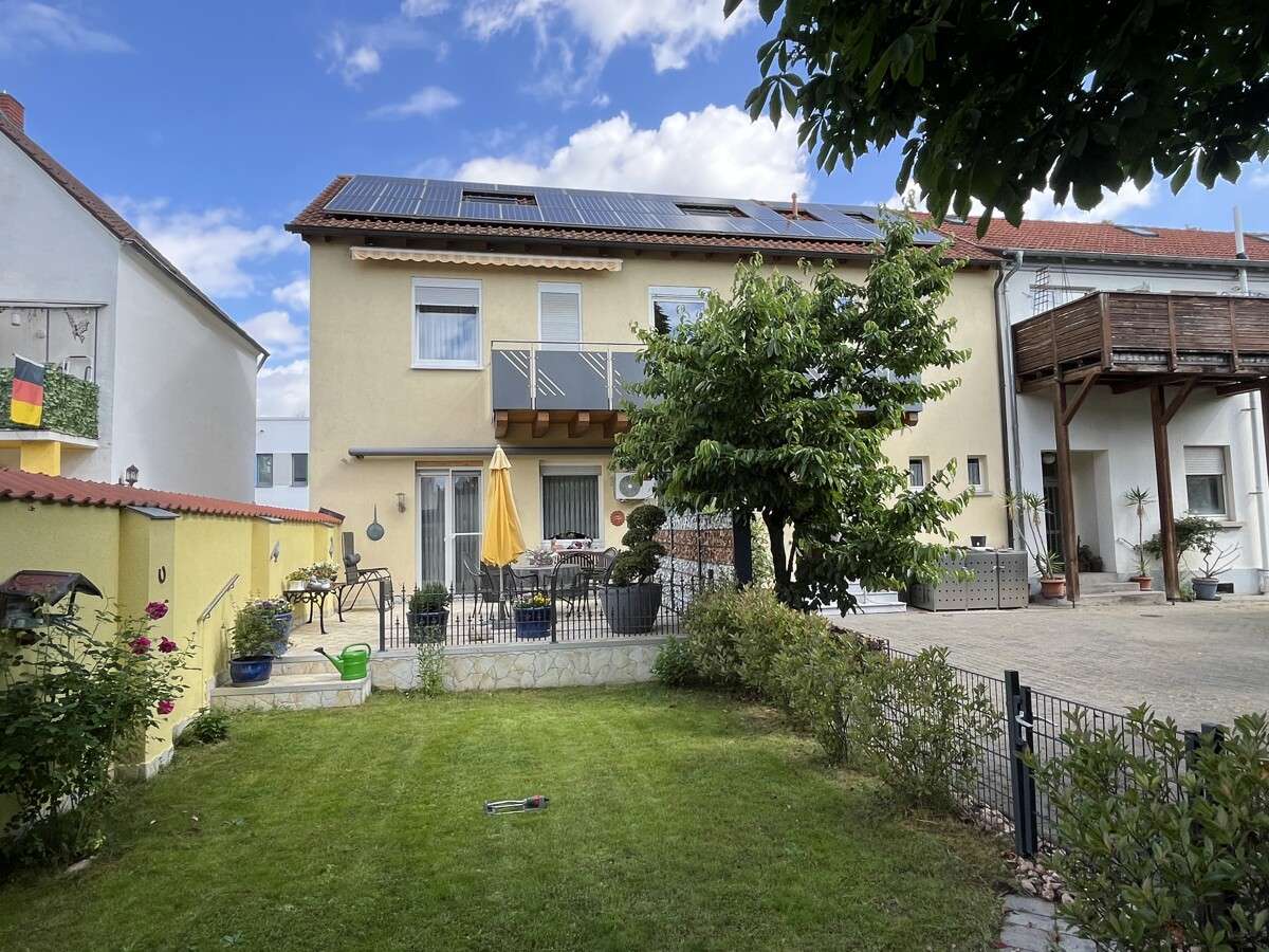 Thumbnail-Haus zum Kaufen in Altrip 450.000,00 € 247 m²