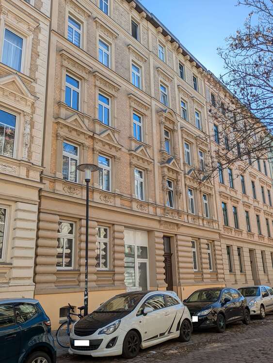 Thumbnail-Wohnung zum Mieten in HalleS. 650,00 € 81.3 m²