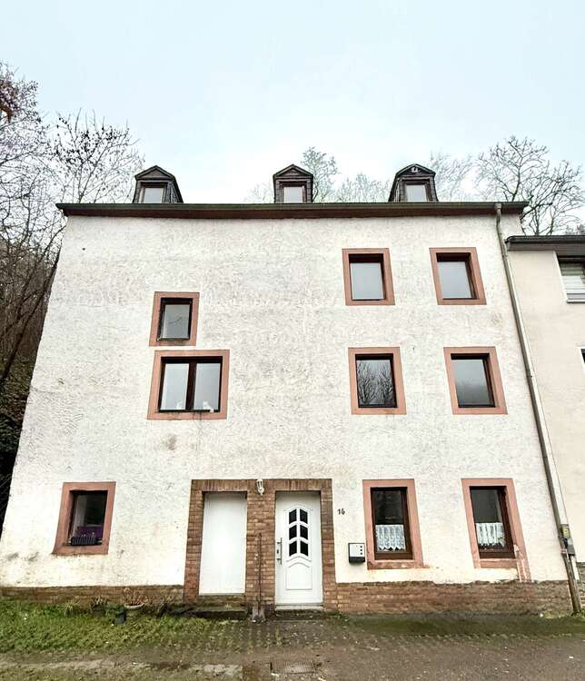 Thumbnail-Haus zum Kaufen in Neuerburg 170.000,00 € 220 m²