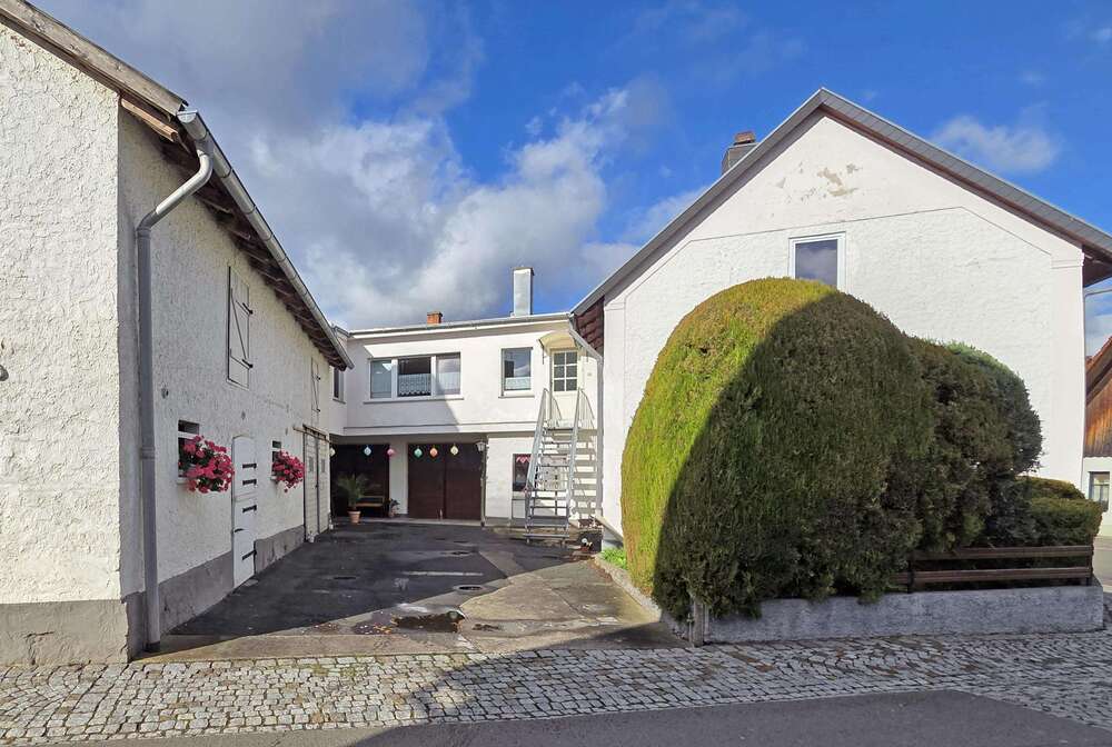 Thumbnail-Haus zum Kaufen in Barchfeld-Immelborn 98.000,00 € 215 m²