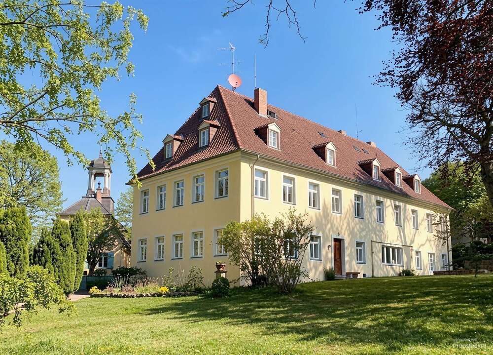 Thumbnail-Wohnung zum Mieten in Radebeul 1.350,00 € 120 m²
