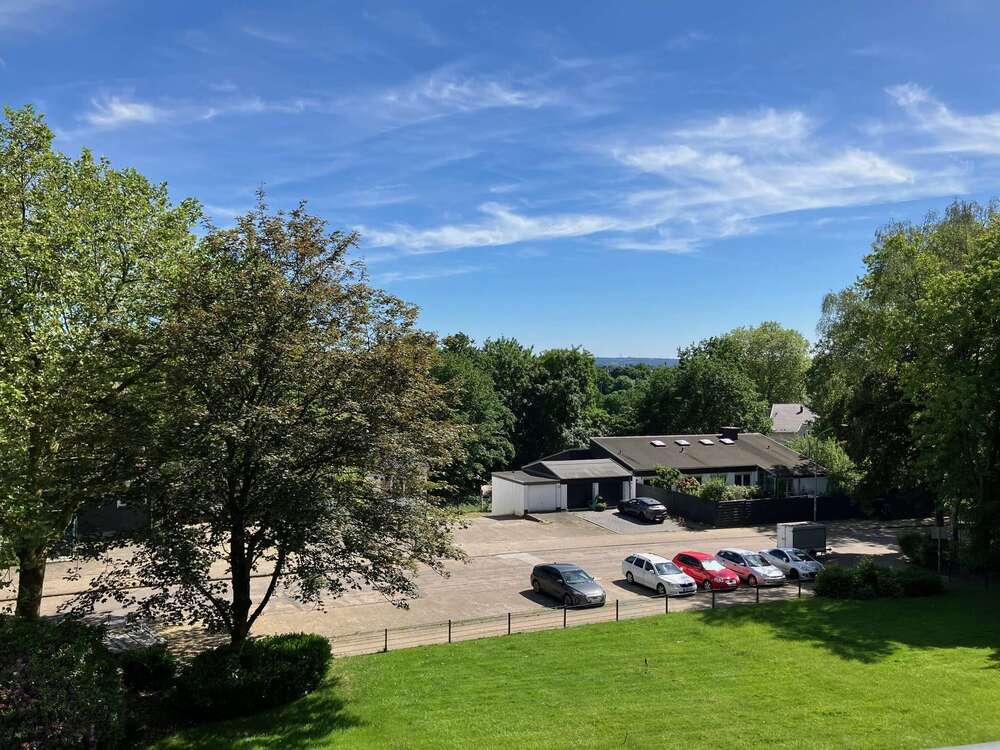 Thumbnail-Wohnung zum Kaufen in Essen 145.000,00 € 90.2 m²