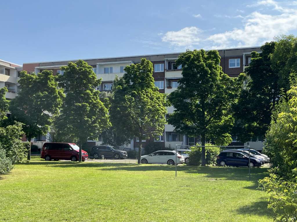 Thumbnail-Wohnung zum Mieten in Halle (Saale) 370,00 € 65.95 m²