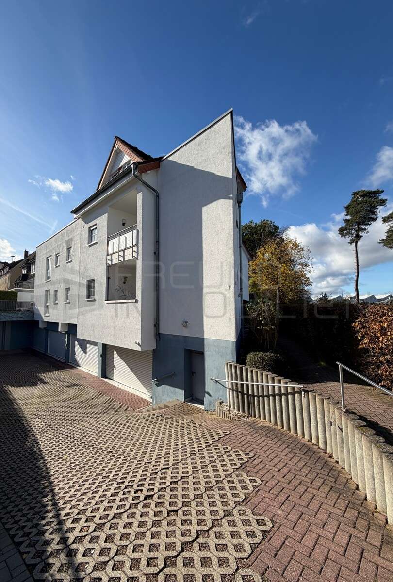 Thumbnail-Wohnung zum Kaufen in Taunusstein Hahn 259.000,00 € 73 m²