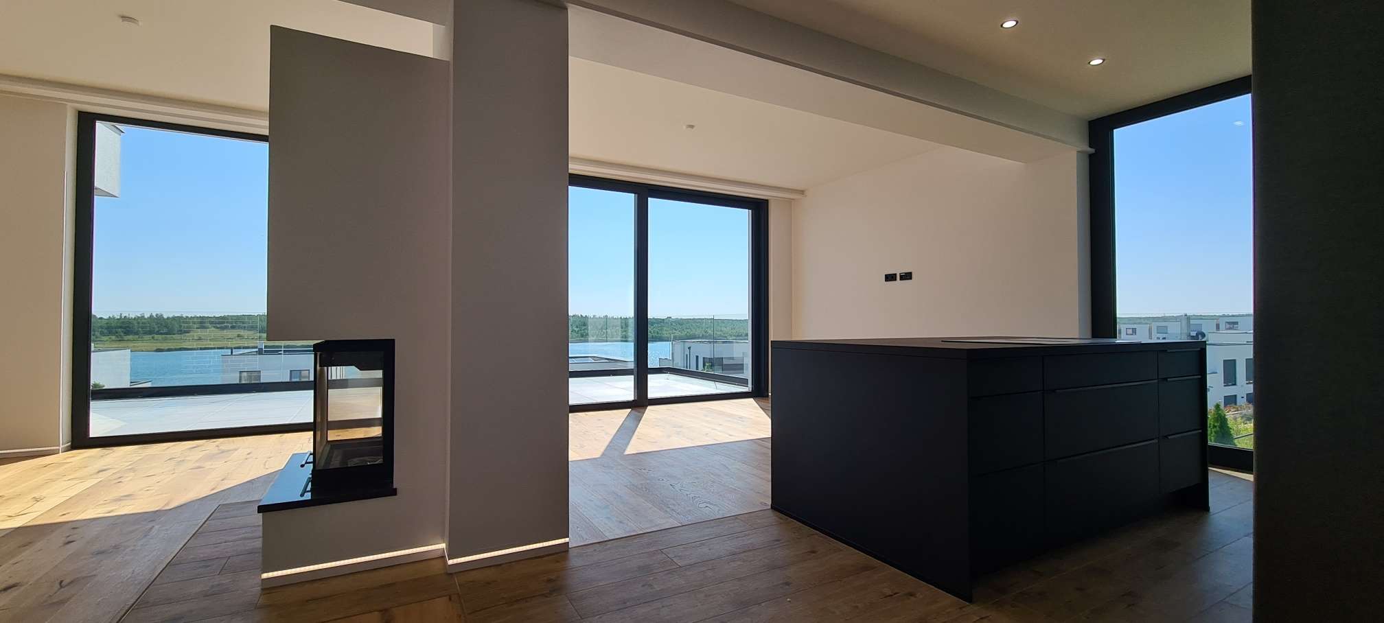 Thumbnail-Wohnung zum Mieten in Zwenkau 3.700,00 € 185 m²