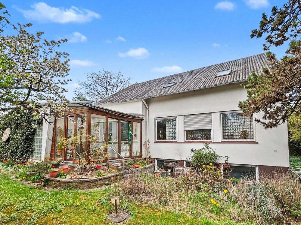 Thumbnail-Haus zum Kaufen in Neutraubling 650.000,00 € 240 m²