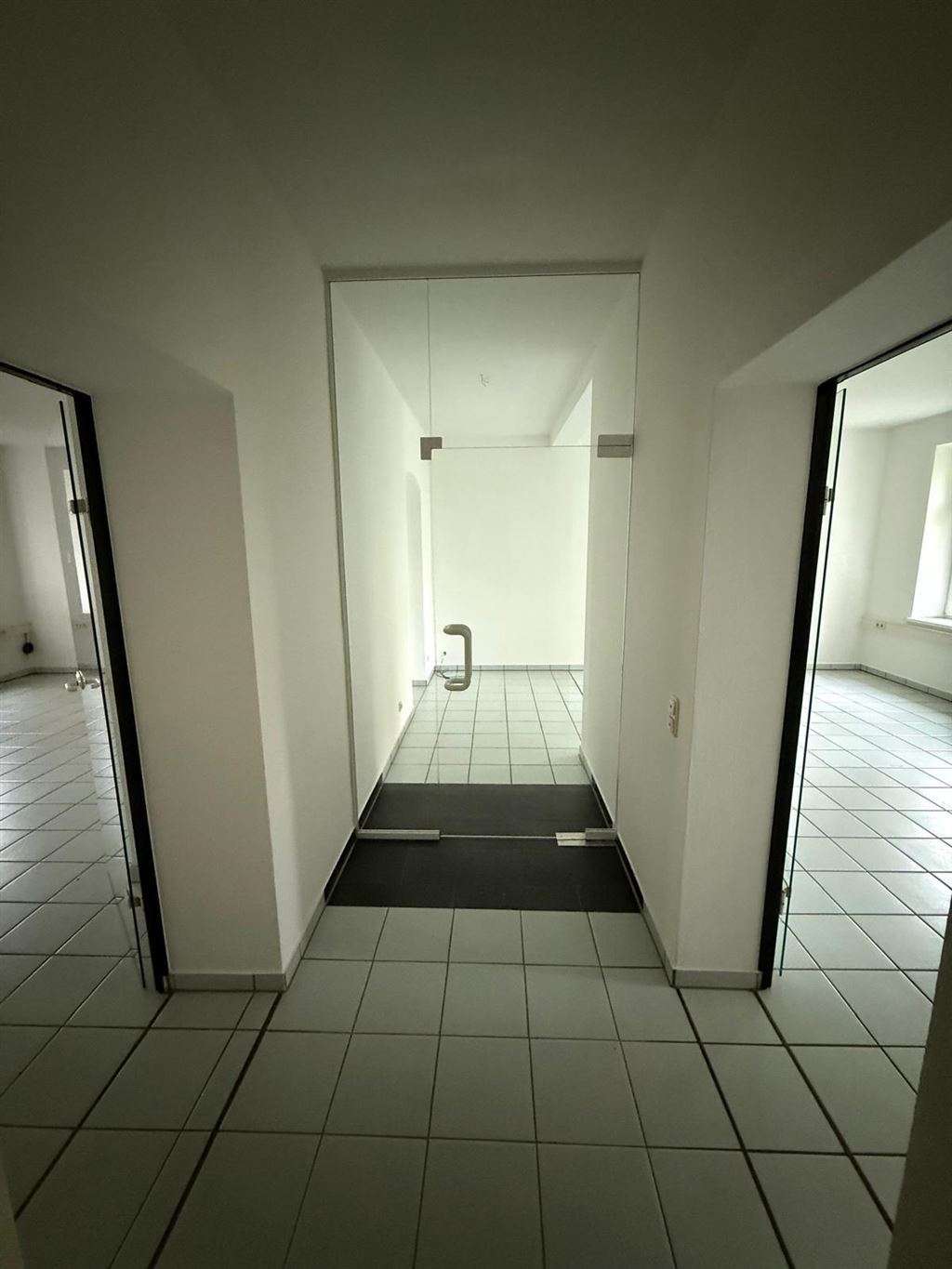 Thumbnail-Büro in Chemnitz 307,00 € 68.39 m²