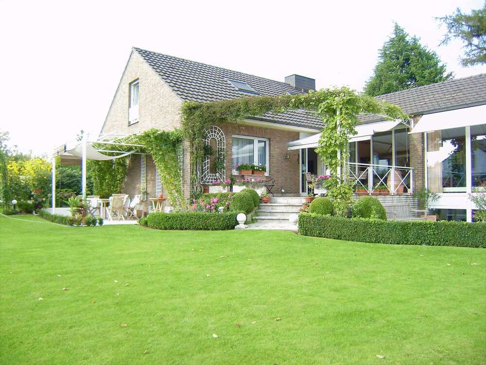 Thumbnail-Haus zum Kaufen in Mönchengladbach Rheindahlen 599.000,00 € 187 m²