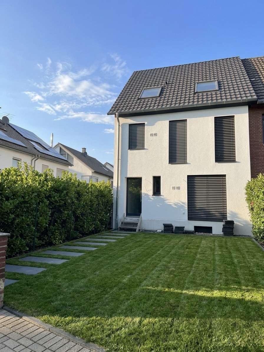 Thumbnail-Haus zum Kaufen in Neuss 950.000,00 € 113.25 m²