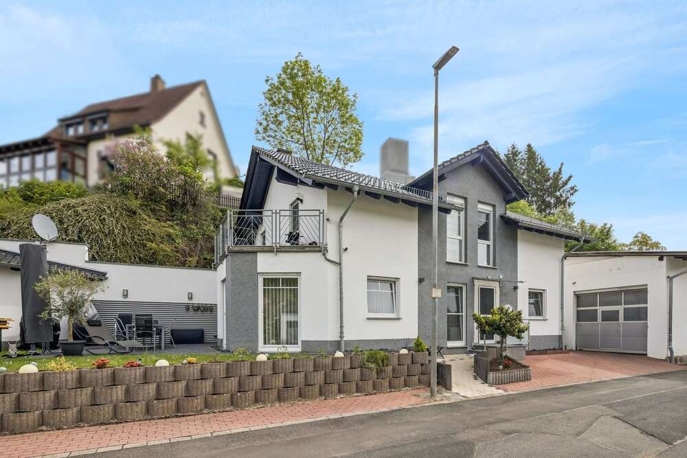 Thumbnail-Haus zum Kaufen in Aßlar-Bechlingen 448.000,00 € 173.82 m²