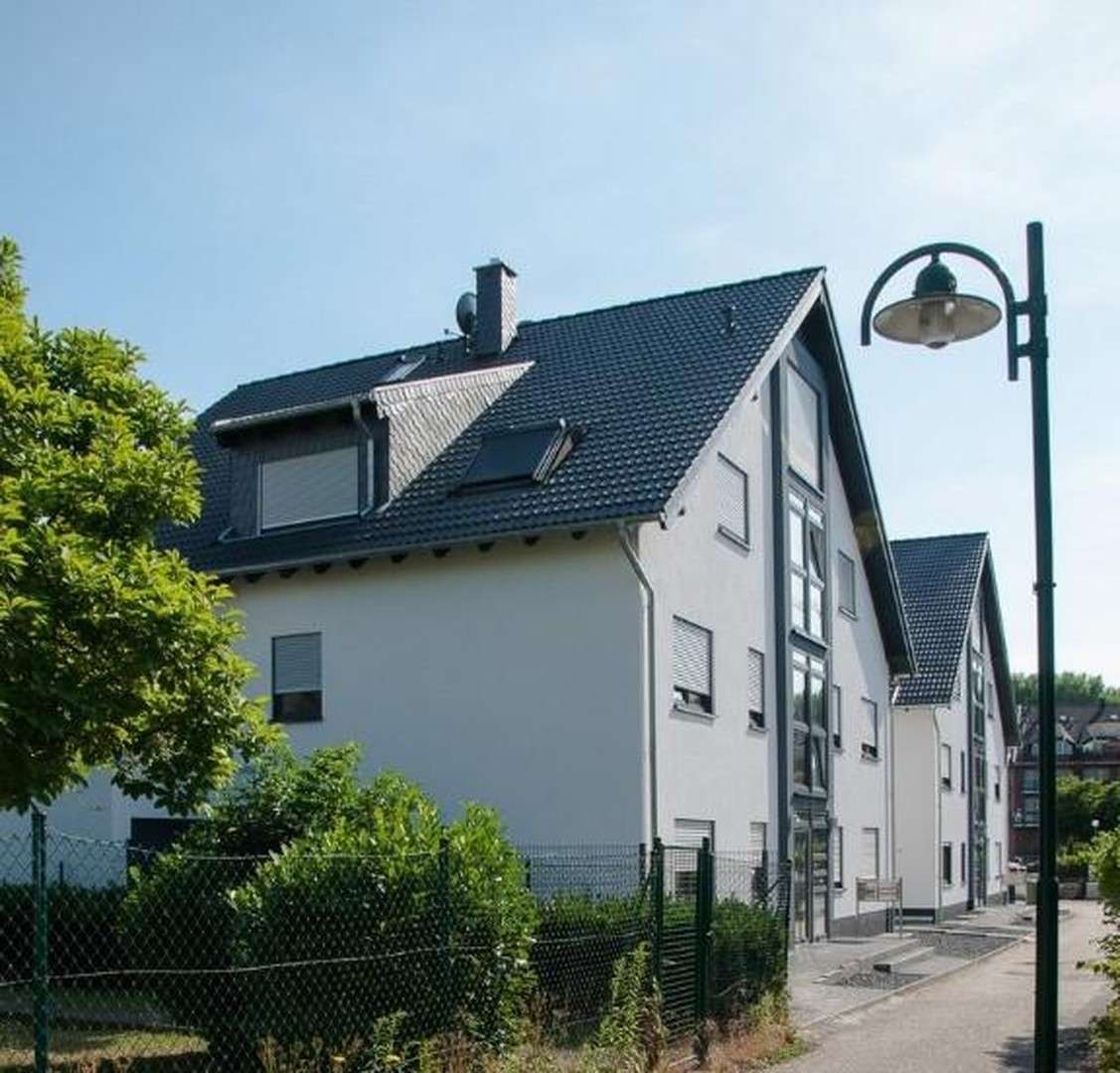 Thumbnail-Wohnung zum Mieten in Niederkassel-Rheidt 1.960,00 € 169.6 m²