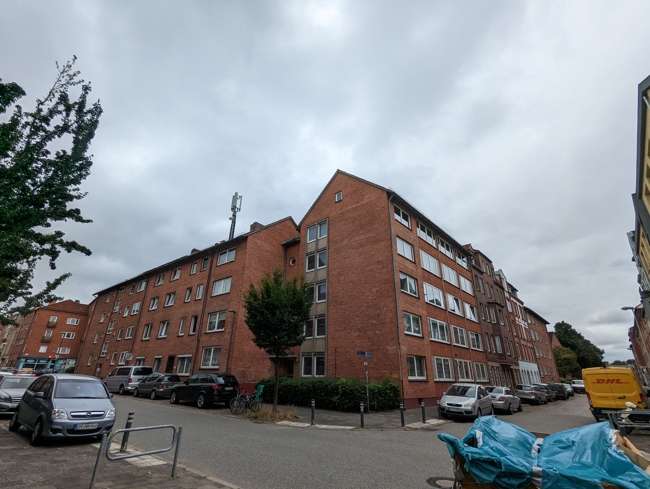 Thumbnail-Wohnung zum Kaufen in Kiel 95.000,00 € 149 m²