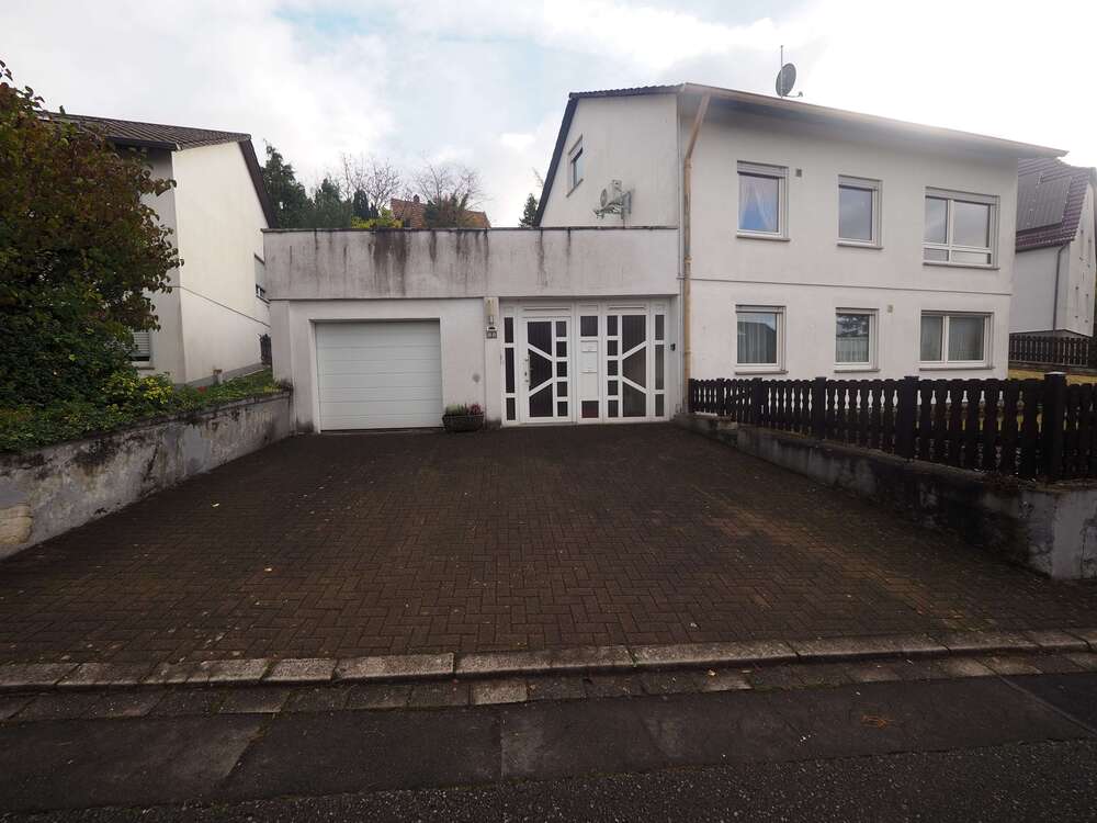 Thumbnail-Haus zum Kaufen in Homburg 350.000,00 € 180 m²