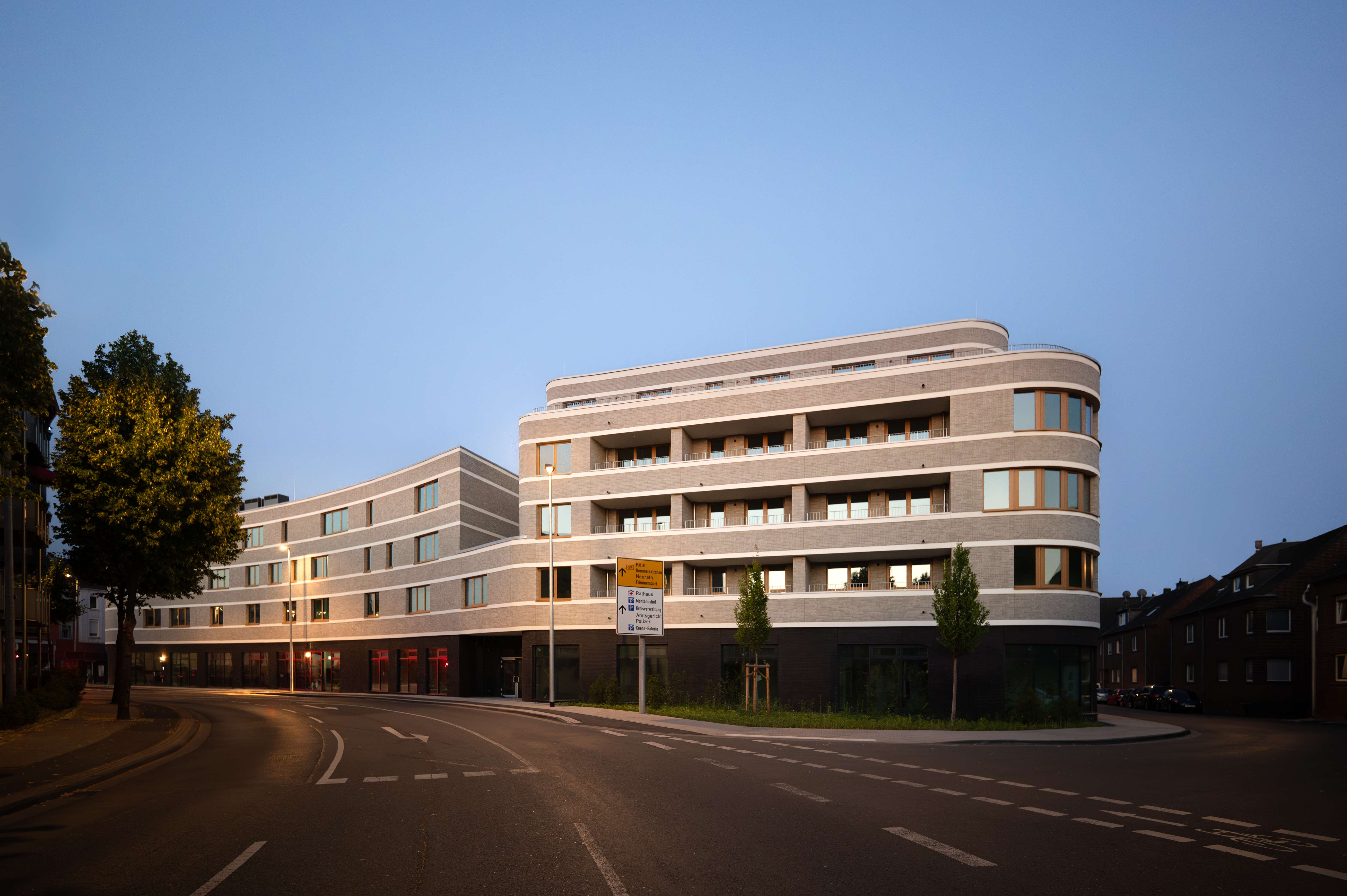 Thumbnail-Wohnung zum Mieten in Grevenbroich 1.418,30 € 109.1 m²