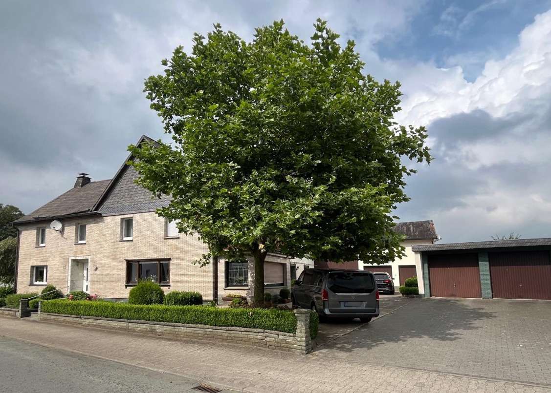 Thumbnail-Haus zum Kaufen in Sundern-Meinkenbracht 360.000,00 € 344 m²