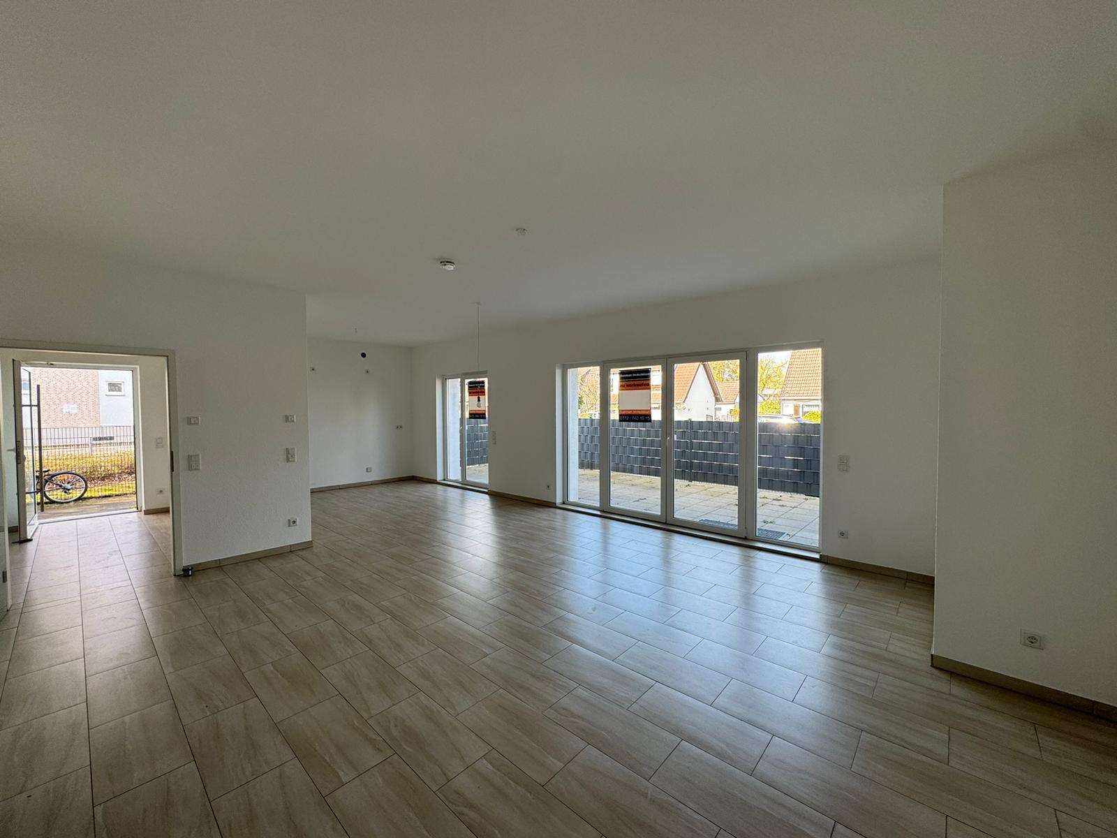 Thumbnail-Wohnung zum Kaufen in Krefeld-Elfrath 329.000,00 € 130.29 m²