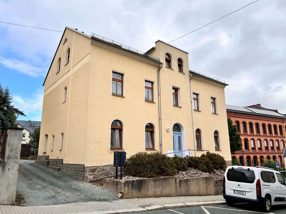 Thumbnail-Büro in Netzschkau 787,00 € 154 m²