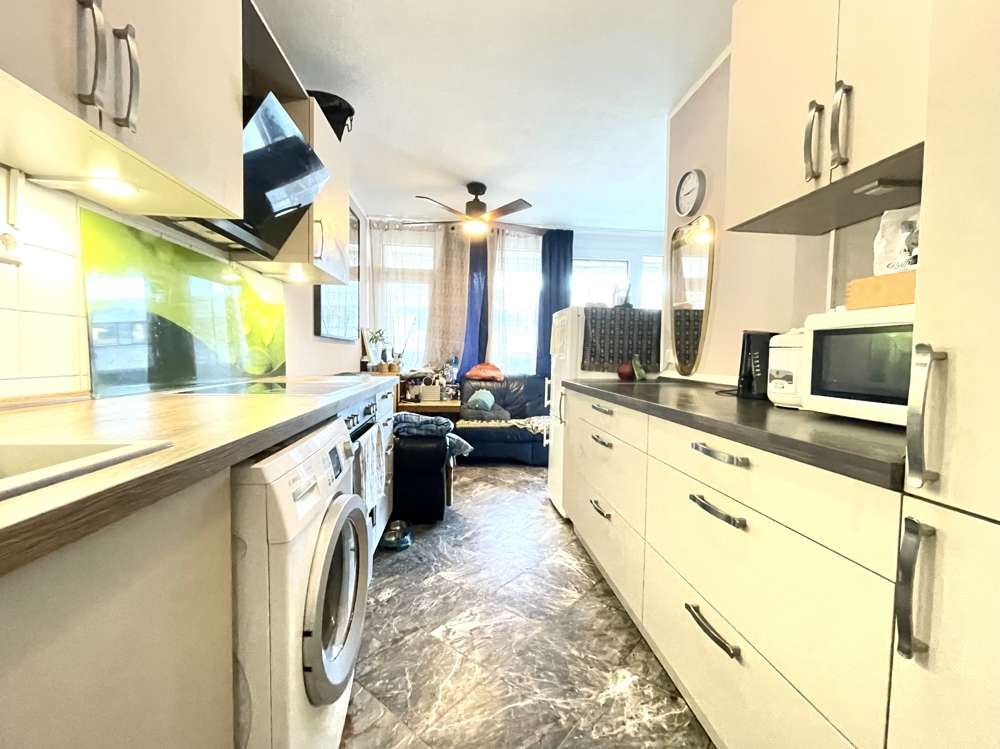 Thumbnail-Wohnung zum Kaufen in Hannover Linden-Mitte 120.000,00 € 80 m²