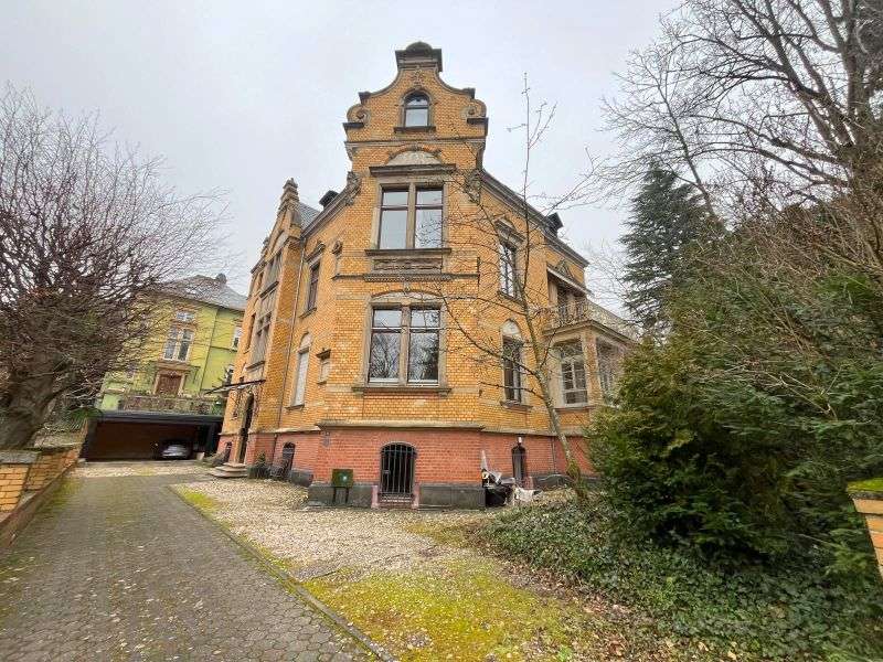 Thumbnail-Wohnung zum Mieten in Wiesbaden 1.300,00 € 130 m²