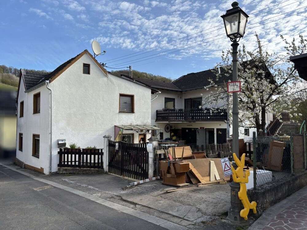 Thumbnail-Haus zum Kaufen in Remagen-Unkelbach 230.000,00 € 157.53 m²