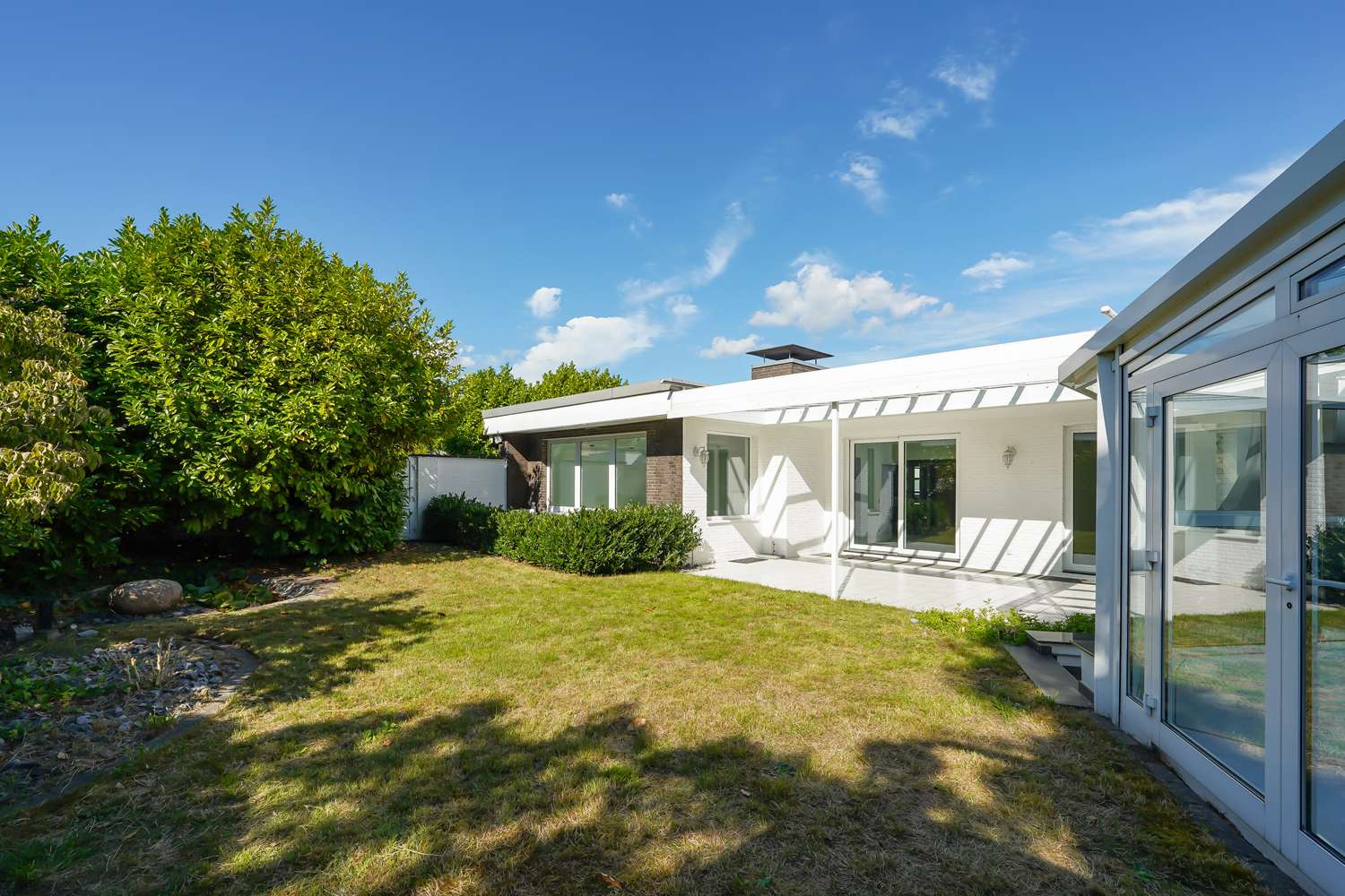 Thumbnail-Haus zum Kaufen in Düsseldorf 1.790.000,00 € 239 m²